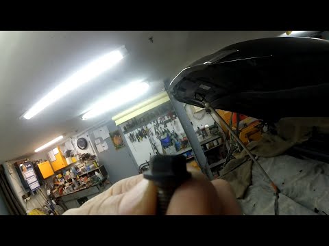 Видео: Как открутить и закрутить болты или гайки крепления капота,крыльев и дверей, не повредив краску .