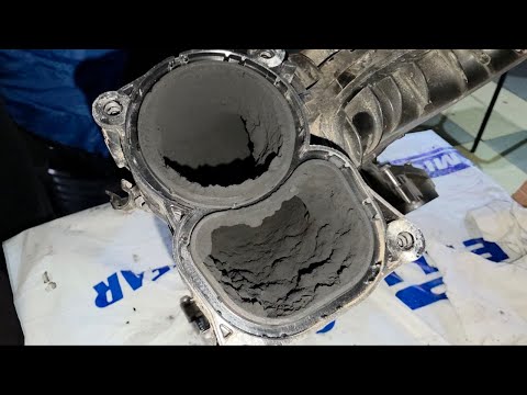 Видео: Чистка впускного коллектора Volkswagen Touareg