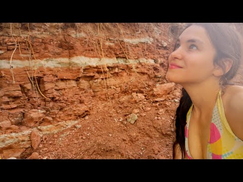 Видео: Увлекательное видео на месте добычи Красной-приозёрной глины, где Я дегустирую и хрущу глиной