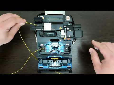 Видео: Сварка оптоволокна на Ilsintech SWIFT KF4A  с универсальными держателями волокна