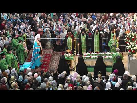 Видео: Братский хор Почаевской Лавры - Востань же, востань Смерть