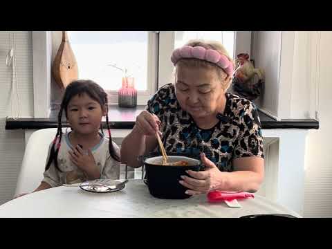 Видео: Впервые пробую китайскую лапшу Хот Пот , саморазогревающуюся 