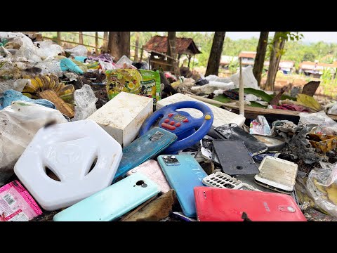 Видео: Ух ты...😱😱 Спрятан мусорный бак и найдено много сломанных телефонов || Восстановление сломанного...