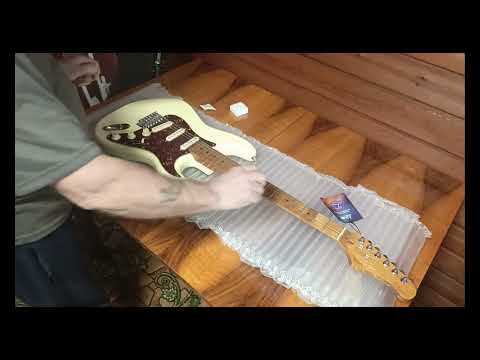 Видео: Smiger L G-2 Pro SSS.  Распаковка новой гитары.