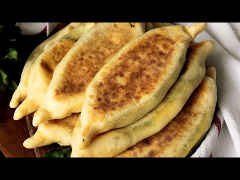 Видео: Вкусные ПИРОЖКИ - ЛЕПЁШКИ с сыром и зеленью!//Delicious PIES-TORTILLAS with cheese and herbs!