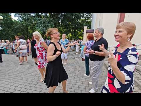 Видео: 10.08.24г..."Где-то Там"... Герман Титов... звучит на танцполе в Гомельском парке...