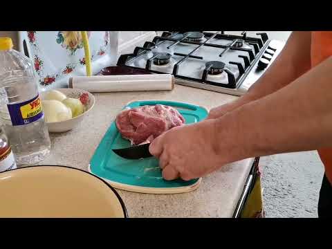 Видео: Шашлык на сковородке.