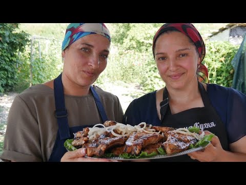 Видео: Цыгане Жарят! Отличный Рецепт Мяса на МАНГАЛЕ от Девчат! Как ПРАВИЛЬНО разжечь МАНГАЛ