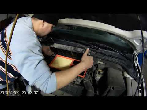 Видео: Volkswagen Jetta 1.6-2014г. Замена воздушного фильтра ДВС