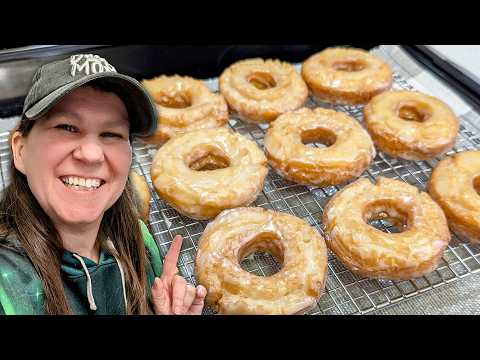 Видео: Как приготовить пончики со сметаной по старинным рецептам 🍩Лучший рецепт пончиков!