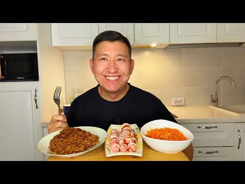 Видео: МУКБАНГ ЛАПША ЧАН РАМЕН СОСИСКИ САЛАТ Mukbang не асмр  #мукбанг #рамен #сосиски 