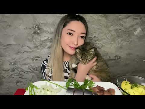 Видео: Мукбанг простая и вкусная еда 🍱 СЕЛЁДОЧКА с картошкой ❗