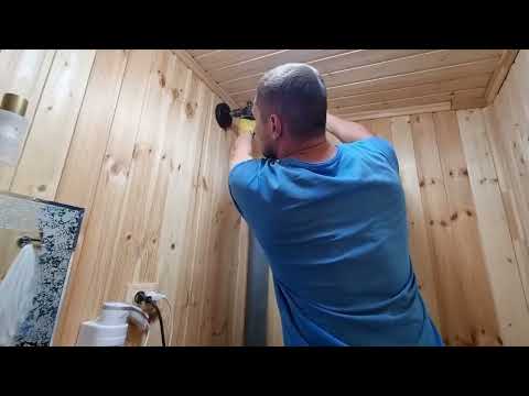 Видео: Монтаж фановой трубы в частном доме 2