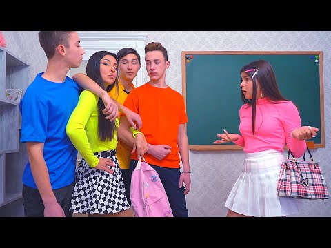 Видео: КТО КОПИРУЕТ ДАШУ??? Парни ЗАПАЛИ на НОВЕНЬКУЮ