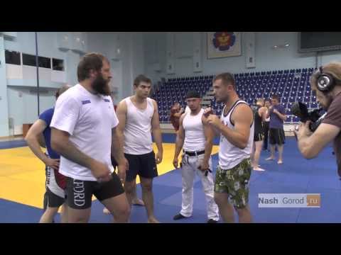 Видео: мастер класс Александра Емельяненко (Mixed Martial Arts) тюменским спортсменам в центре Дзюдо Тюмень