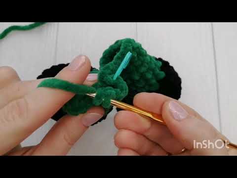 Видео: Игрушки из плюшевой пряжи. Соединение двух ножек. Как соединить ножки с телом.