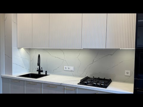Видео: Стильная угловая кухня, фасады из МДФ #кухня #мебельназаказ #кухняназаказ #мебель #home #дизайн 