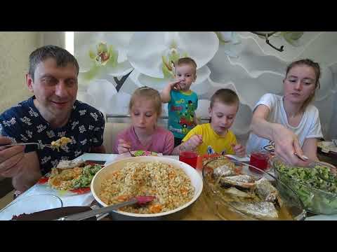 Видео: МУКБАНГ НАВАГА С ПЕРЛОВКОЙ НА УЖИН | MUKBANG NAVAGA WITH PEARL BARLEY FOR DINNER #мукбанг #mukbang