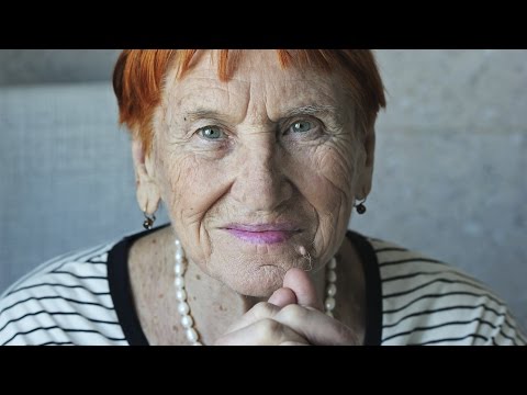 Видео: 17/03/17 Бабушка 89 ЛЕТ Мотивация к спорту