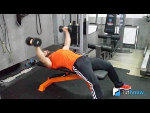 Видео: Ошибки разводки гантелей лежа