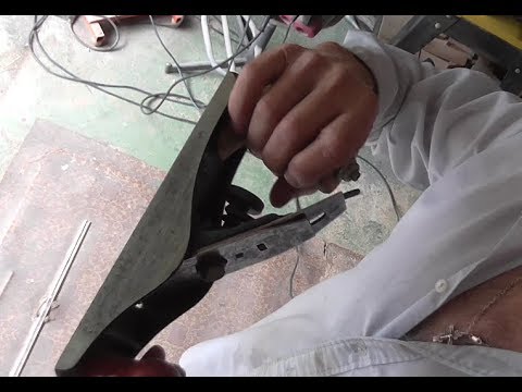 Видео: Самодельный нож для рубанка из быстрореза.
