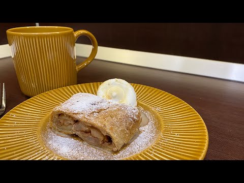 Видео: Штрудель с яблоками, грушей и корицей | Рецепт штруделя из готового слоеного теста