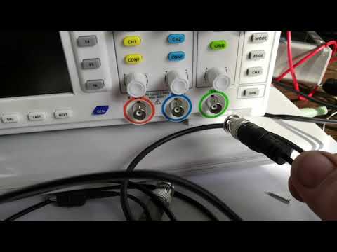 Видео: Знакомство с осциллографом "Фнирси 1014д" и внедрение в него аккумулятора.