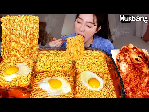 Видео: 🍜шпичный корейский рамен & Kimchi mukbangㅣ★ Шпичный Рамюн с Tteok, Mandoo!!REAL SOUNDㅣASMR MUKBANGㅣ