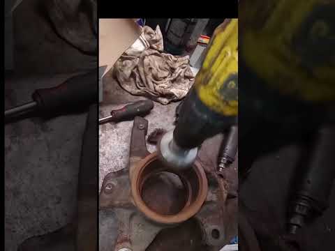 Видео: смотри Витёк - замена переднего ступичного подшипника Мерседес VITO
