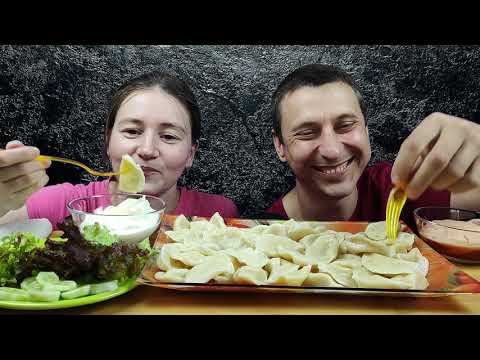 Видео: СЕМЕЙНЫЙ МУКБАНГ ВАРЕНИКИ С КАРТОШКОЙ | FAMILY MUKBANG DUMPLINGS WITH POTATOES #dumplings #mukbang