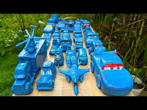 Видео: 33 машинки Disney Cars и Takara Tomy убирают грязный синий конвой!