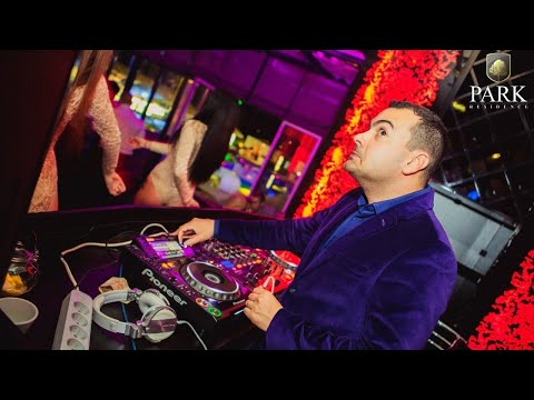 Видео: Ремиксы 2011 года от Dj Maniak & Pasha Lee в Малибу Симферополь. Часть 1.