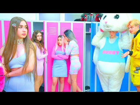 Видео: ПРЕДАТЕЛ СРЕД ПРИЯТЕЛИТЕ на Даяна в помощното училище! На кого може да се довери Даяна?