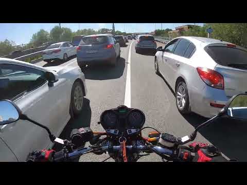 Видео: Покатушки на мопеде Nordwing. Пробка на дороге.