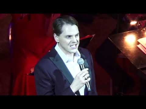 Видео: Иван Ожогин - "Windmills of Your Mind"