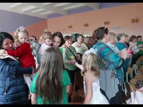 Видео: И года не беда, коль душа молода