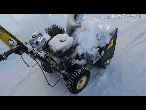 Видео: Снегоуборщик Huter SGC 4800. Регулировка клапанов. Плавают обороты.