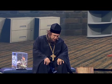 Видео: ПРИКОЛЫ НА ХЭЛЛОУИН 2021! Как напугать друзей на Хэллоуин? Розыгрыши друзей и тик ток приколы 2021