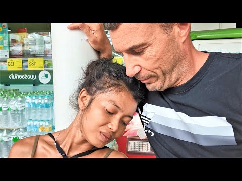 Видео: ЗА ТЕЛЕФОН СКРОМНЯЖКЕ НЕСЛАБО ПЕРЕПАЛО ! ПАТТАЙЯ !