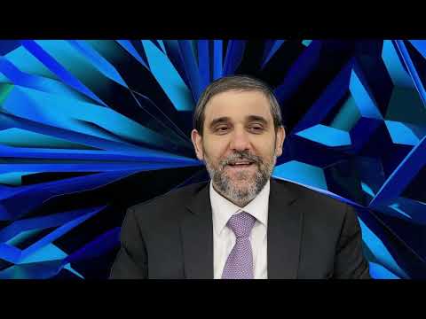 Видео: Решил вернуть забывшего в автобусе чемодан - Decided to return the suitcase, Rabbi Avraham Tabibov