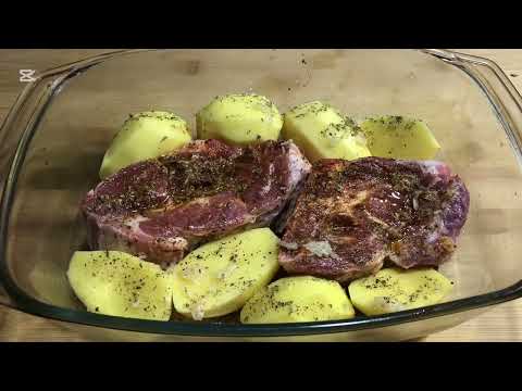 Видео: СТЕЙК из свиннной шеи в духовке. Нежное сочное ароматное мясо .