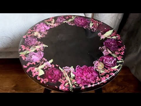 Видео: Как сделать стол из пионов и смолы – пошаговое цветочное эпоксидное искусство