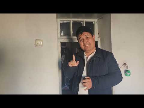 Видео: үш жетим қызға жәрдем керек қыста тоңып атыр олар. Угардан зиянланыу мумкин