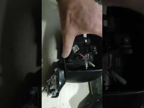 Видео: Как установить зеркало от право рульной на лево рульную машину.Переделка зеркал левогоруля приус 30