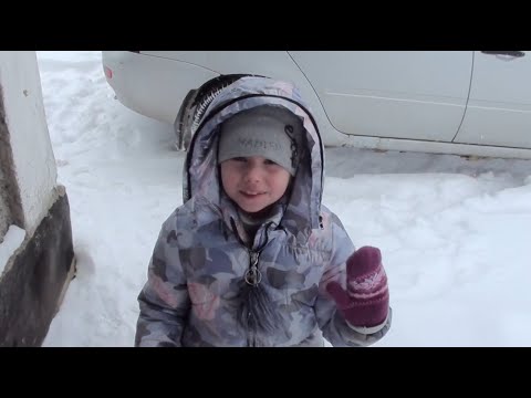 Видео: Деревню замело