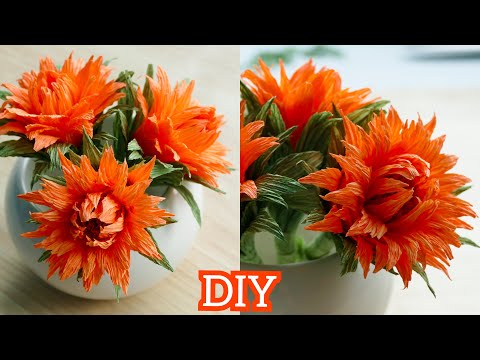 Видео: Осенние цветы из гофрированной бумаги/DIY