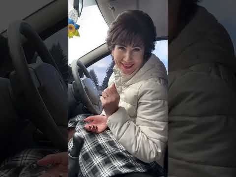 Видео: Грамотный водитель за рулём😀 женщина за рулем