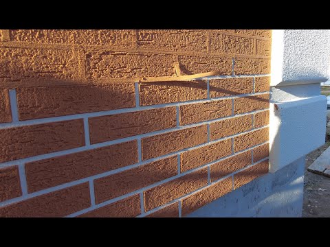 Видео: Бумажные трафареты и декоративная штукатурка Короед помогли создать фактуру кирпичной кладки
