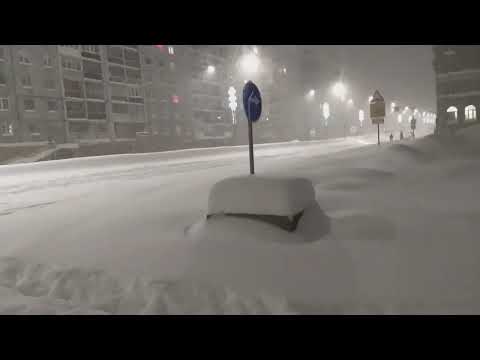 Видео: Норильск завалило//Снега белого зима насыпала