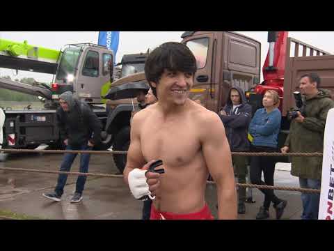 Видео: Таджик с перекрёстка в боях без правил !!!